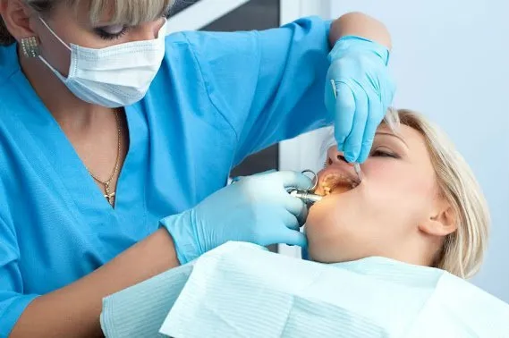 4 Facts About Adult Tooth Extraction
